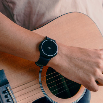 Soundbrenner Core - The Wearable Vibrating metronome, Chromatic contact tuner, Decibel meter and Smartwatch