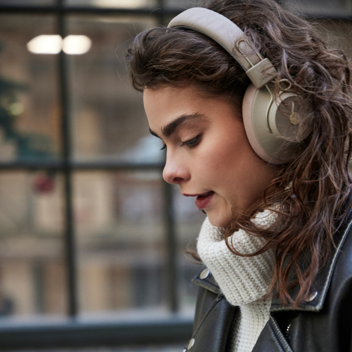 Kreafunk Abeat Qi Bluetooth Headphones W/ Anc - Ivory Sand