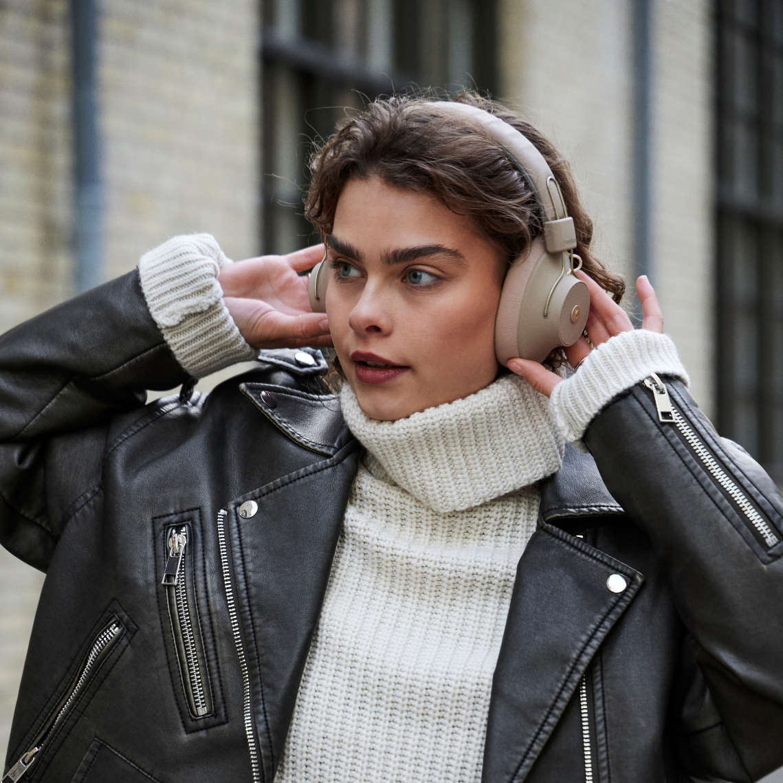 Kreafunk Abeat Qi Bluetooth Headphones W/ Anc - Ivory Sand