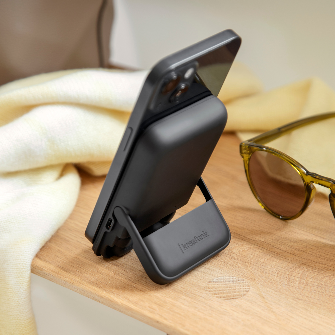 Kreafunk Tocharge Go Powerbank + Earbuds - Black