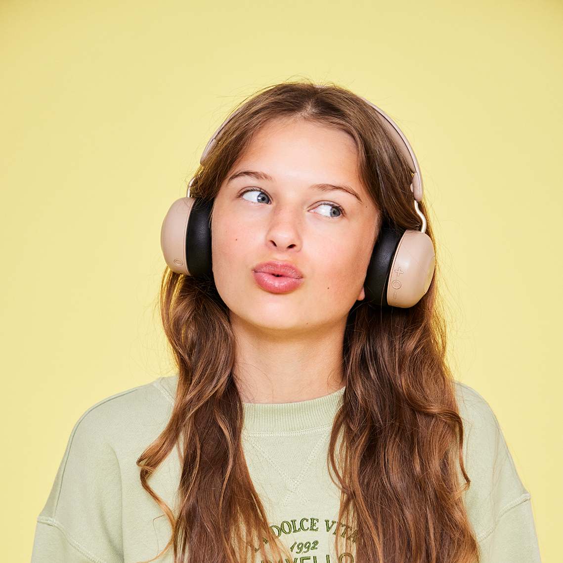 Kreafunk Kids Buzz Junior Bluetooth Headphones - Ivory Sand