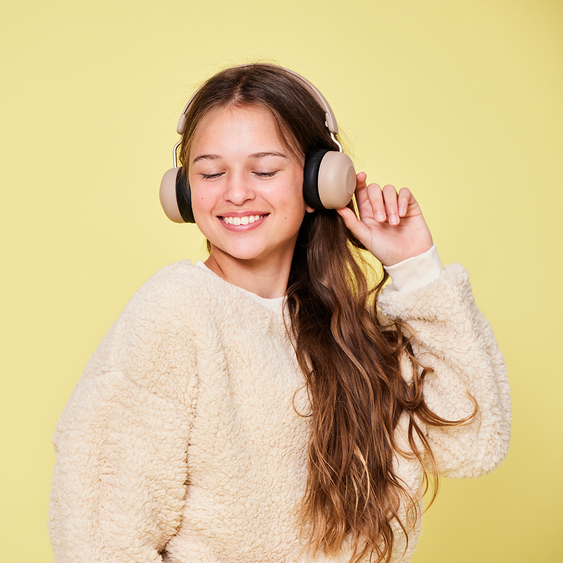 Kreafunk Kids Buzz Junior Bluetooth Headphones - Ivory Sand