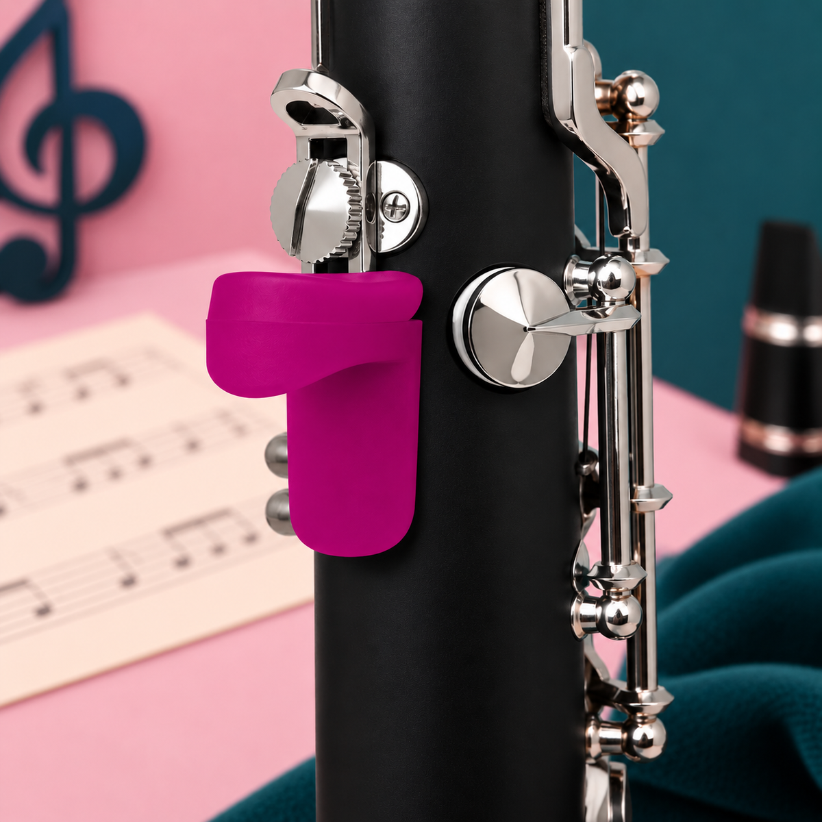 Sundry & Sound Co - Black Silicone Clarinet/Oboe Thumb Rest