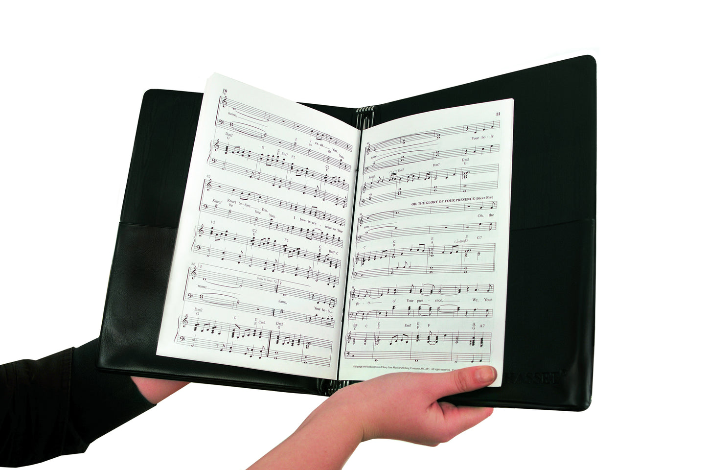 Black Manhasset Choral Folder with Elastic Hand Strap (22.8cm x 30.4cm)